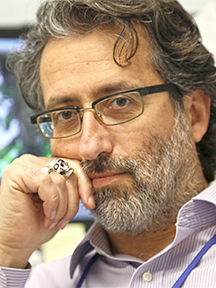 NIkos_Vasilakis_close-up