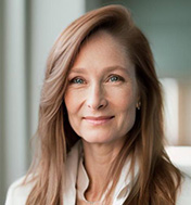Louise King headshot