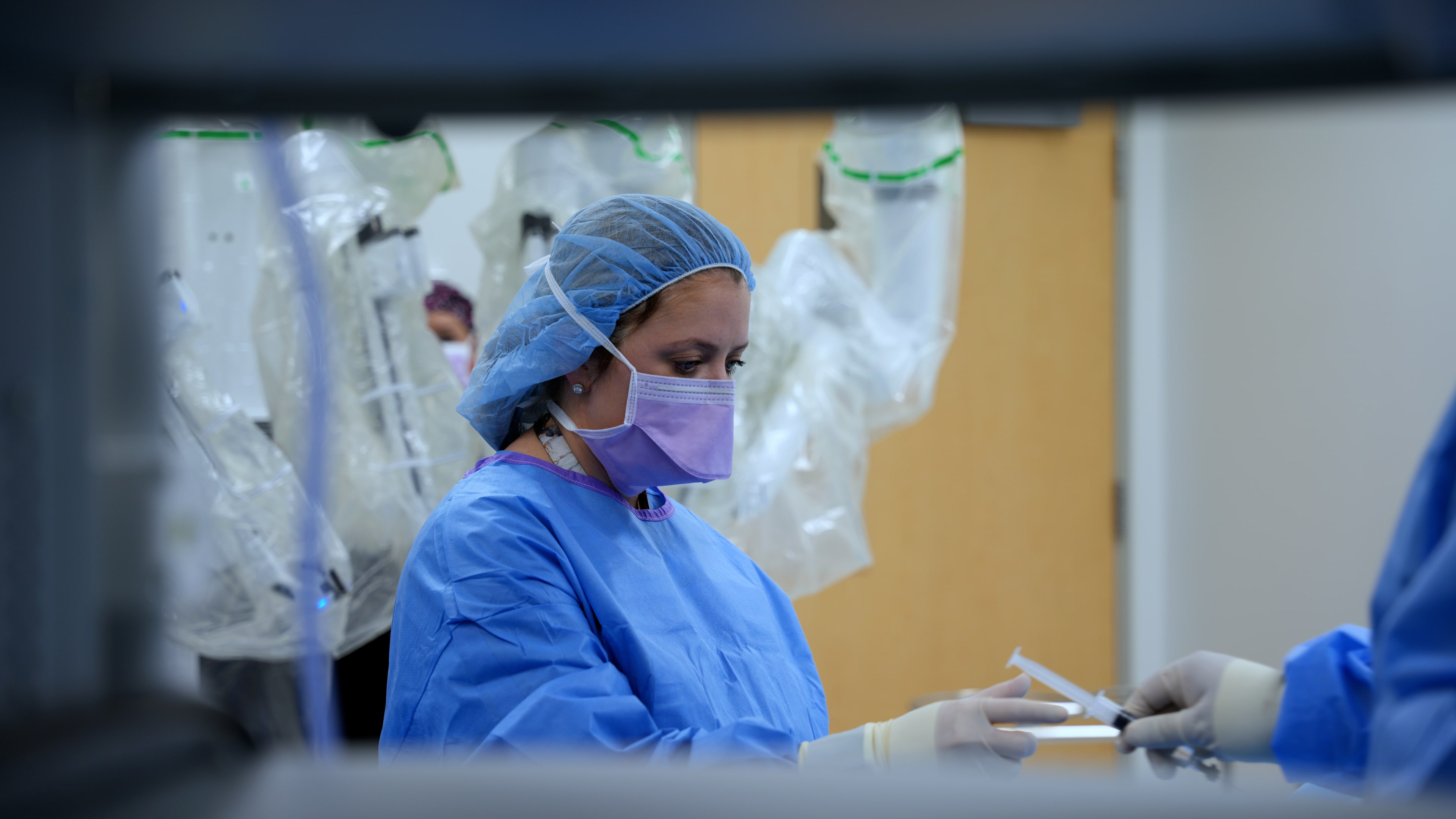 doctor preforming surgery